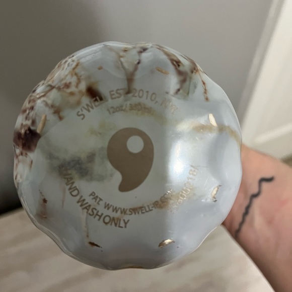 Marbled pattern Swell insulated bottle - Picture 2 of 2